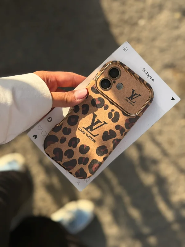 قاب Louis Vuitton Leopard Golden